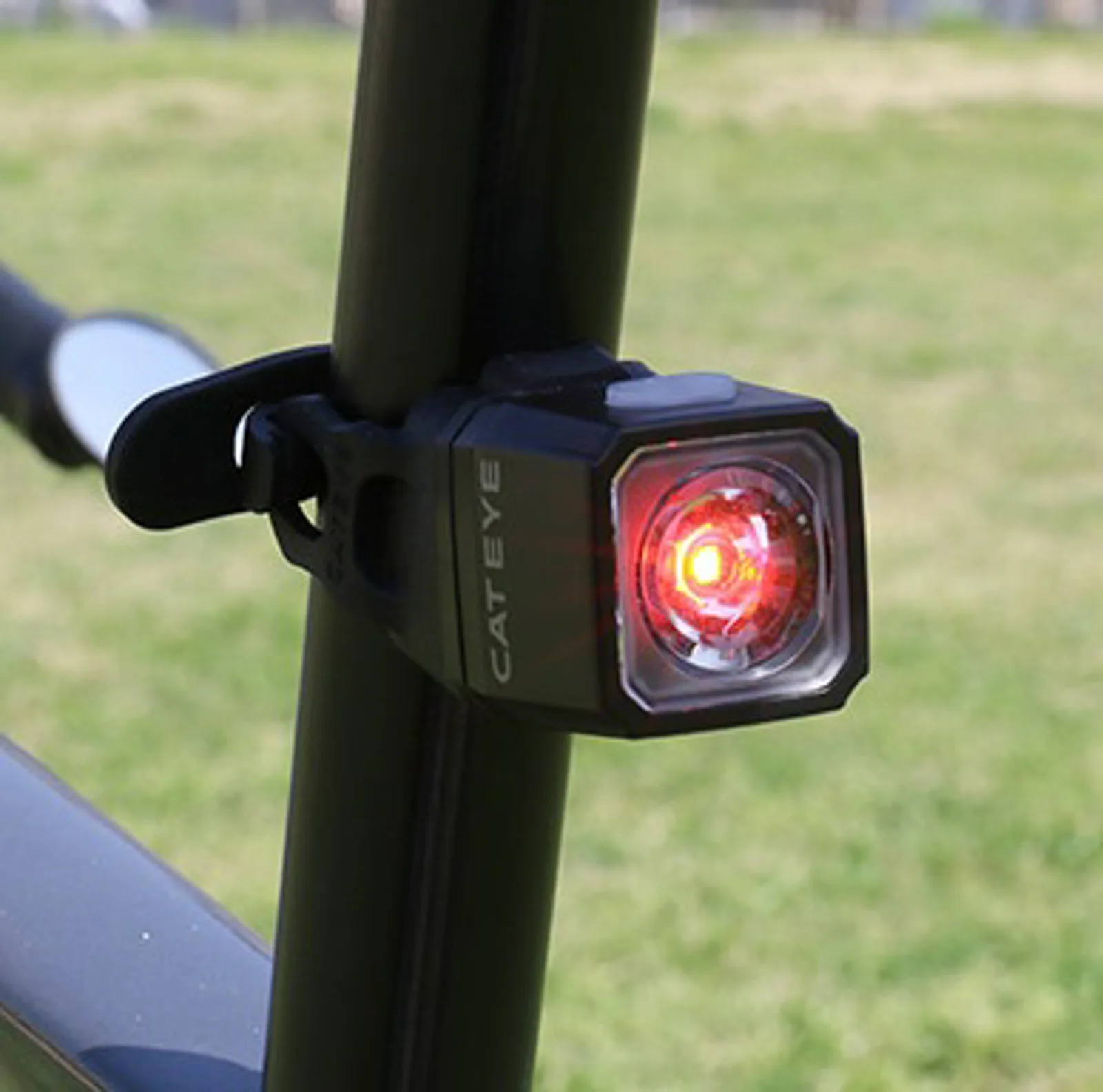 LUZ TRASERA CATEYE NANO 60 II
